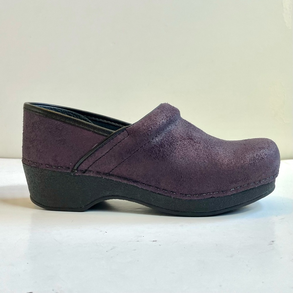 Slightly used Dansko Shiny Suede Purple Leather Crepe Clog Shoe EUR 38 US 8